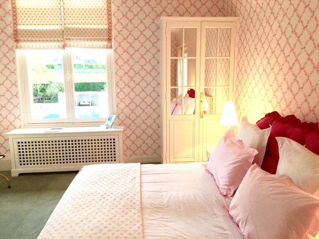 Manoir De Benerville Bed & Breakfast Довил Екстериор снимка