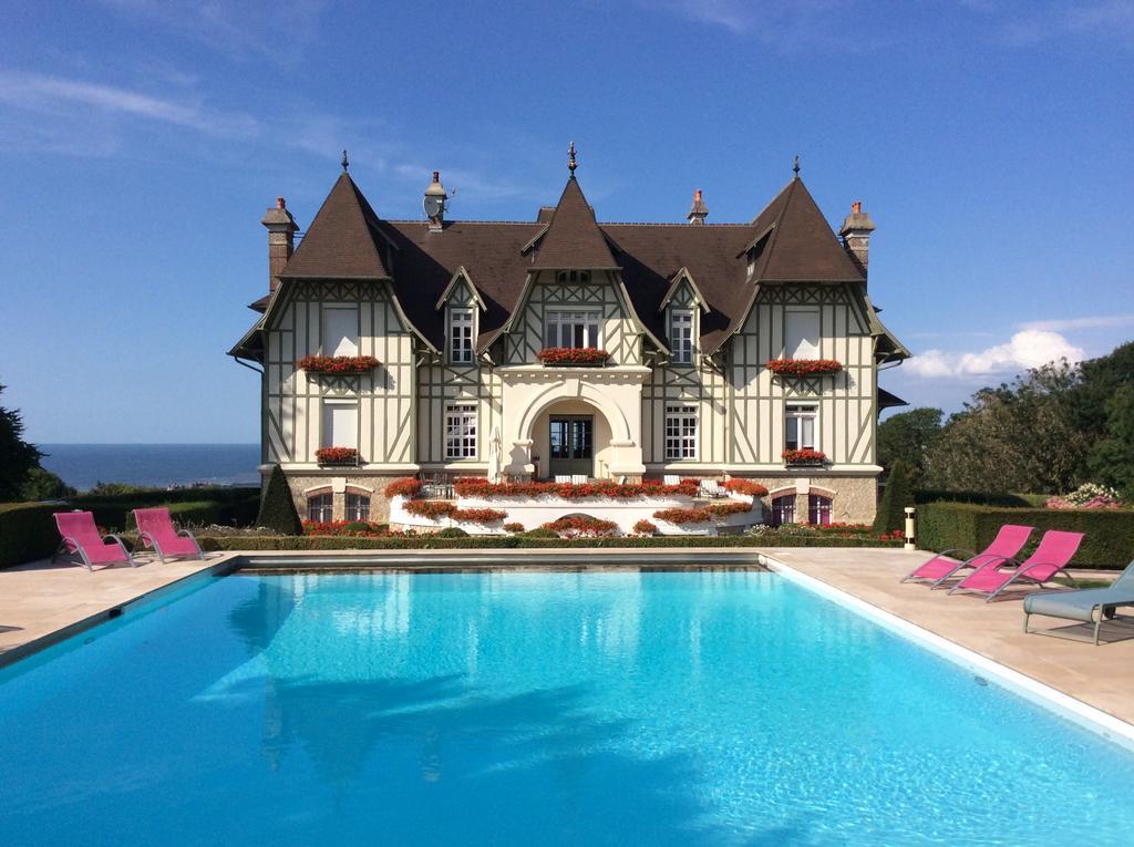 Manoir De Benerville Bed & Breakfast Довил Екстериор снимка