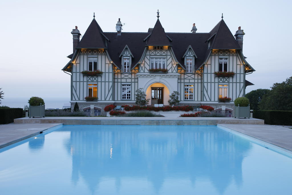 Manoir De Benerville Bed & Breakfast Довил Екстериор снимка