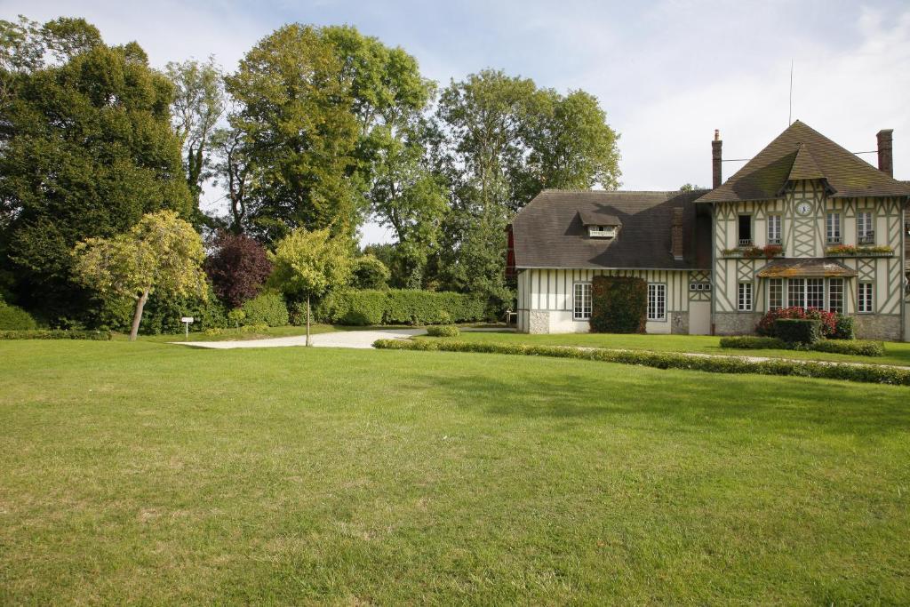 Manoir De Benerville Bed & Breakfast Довил Екстериор снимка