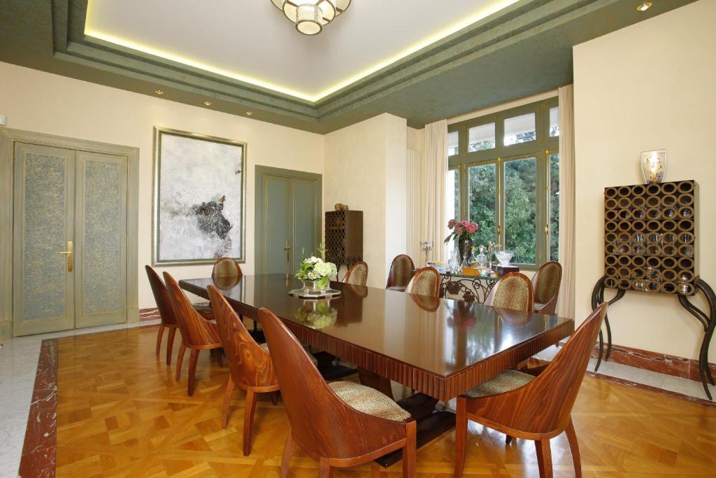 Manoir De Benerville Bed & Breakfast Довил Екстериор снимка