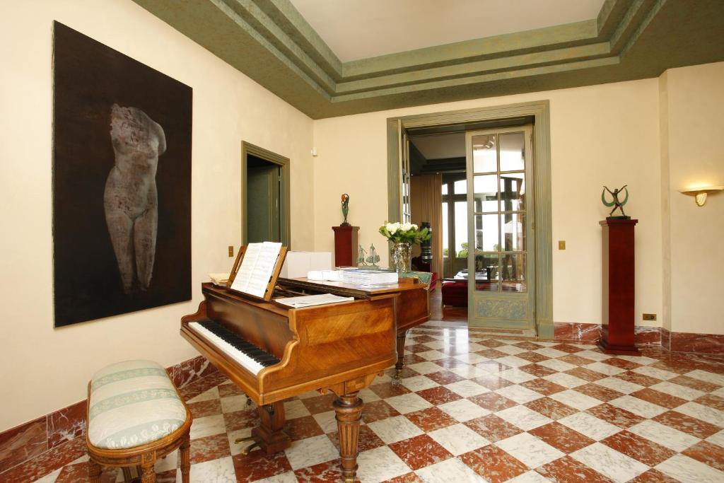 Manoir De Benerville Bed & Breakfast Довил Екстериор снимка
