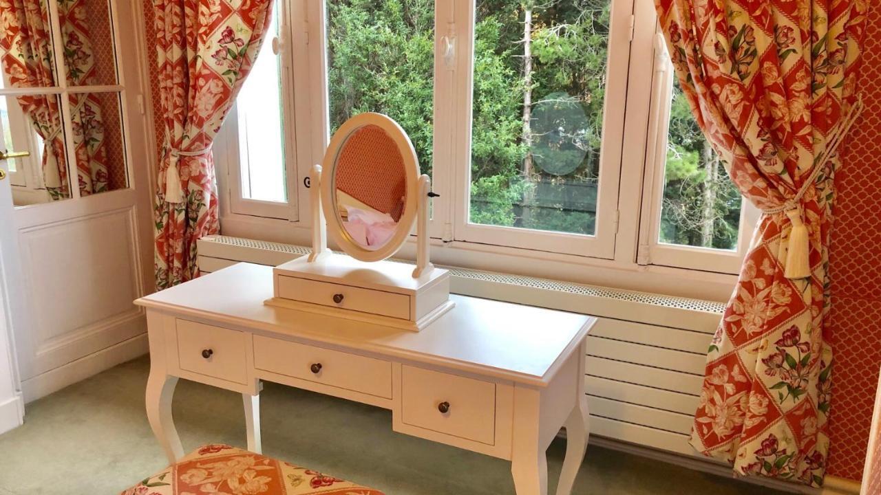 Manoir De Benerville Bed & Breakfast Довил Екстериор снимка